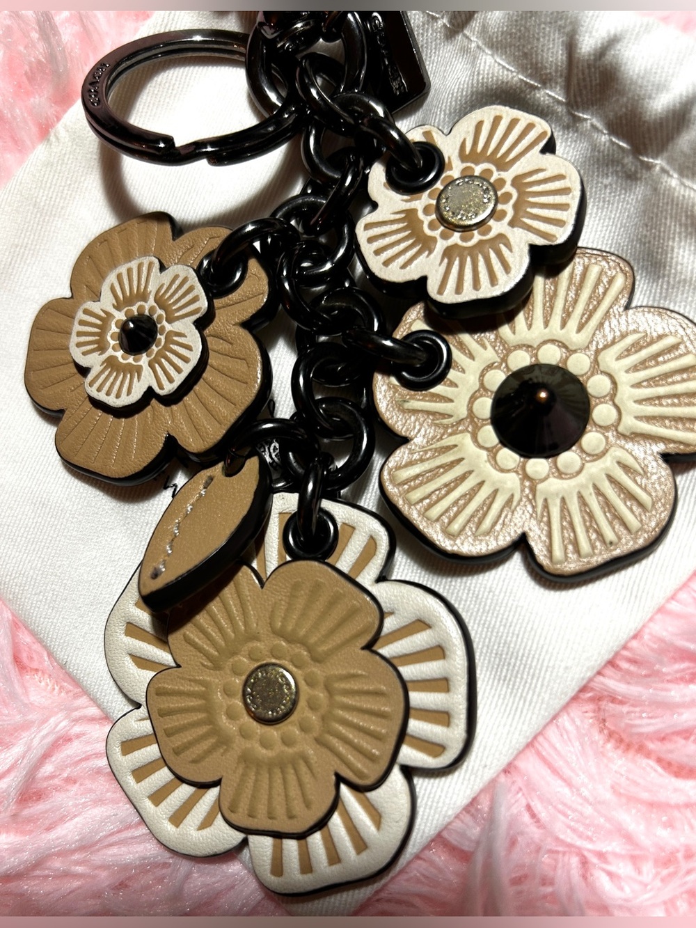 COACH TEA ROSE MIX BAG CHARM- CHALK/ELM - Picture 5 of 12
